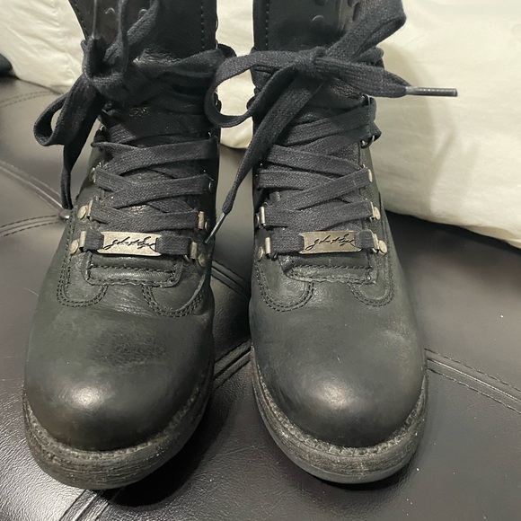 This are a almost new boots - Picture 2 of 6